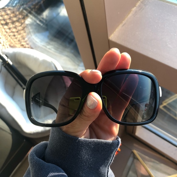 Chanel bow sunglasses - Picture 7 of 7